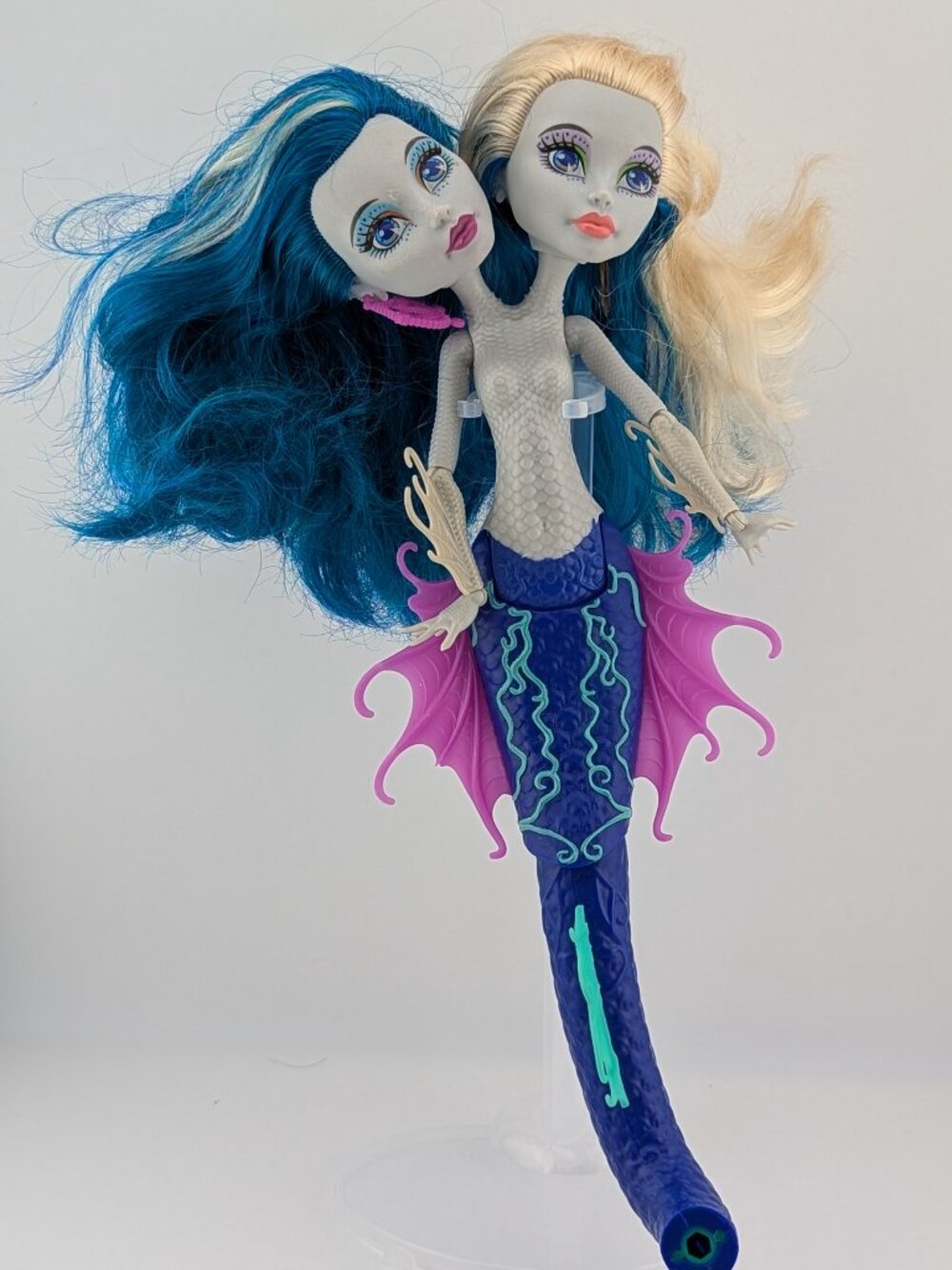 Monster High Peri & Pearl Serpentine Great Scarrier Reef Doll – Missing Tail Tip